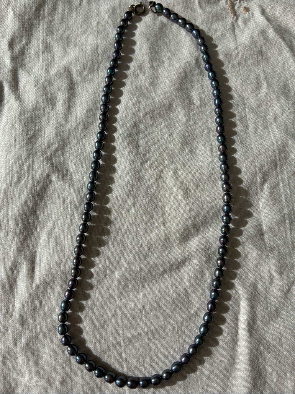 Tahitian-Style Black Pearl Necklace - Elegant Dark Iridescence